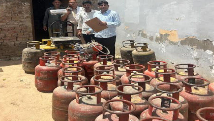 35 Cylinders Seized for Illegal Gas Refilling Under 'Operation Enforcement'