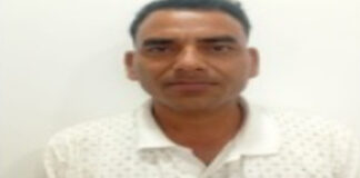 ब्लूटूथ डिवाइस से नकल करने वाला 25 हजार का इनामी आरोपी गिरफ्तार Accused carrying a ₹25,000 bounty, who used a Bluetooth device to cheat, arrested.