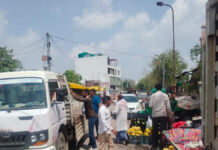 लालकोठी सब्जी मंडी से 15 ट्रक सामान जब्त कर 57 हजार रुपये का किया कैरिंग चार्ज वसूल 15 Trucks of Goods Seized from Lalkothi Vegetable Market