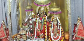 वरुथिनी एकादशी :गोविंद देवजी मंदिर में ठाकुर जी का हुआ पंचामृत अभिषेक Varuthini Ekadashi: Panchamrit Abhishek Performed for Thakur Ji at Govind Devji Temple