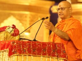 स्वामी गोविंद देव गिरी महाराज ने समझाए कृष्ण नीति के सूत्र Swami Govind Dev Giri Maharaj Explains the Principles of Krishna's Strategy