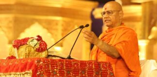 स्वामी गोविंद देव गिरी महाराज ने समझाए कृष्ण नीति के सूत्र Swami Govind Dev Giri Maharaj Explains the Principles of Krishna's Strategy