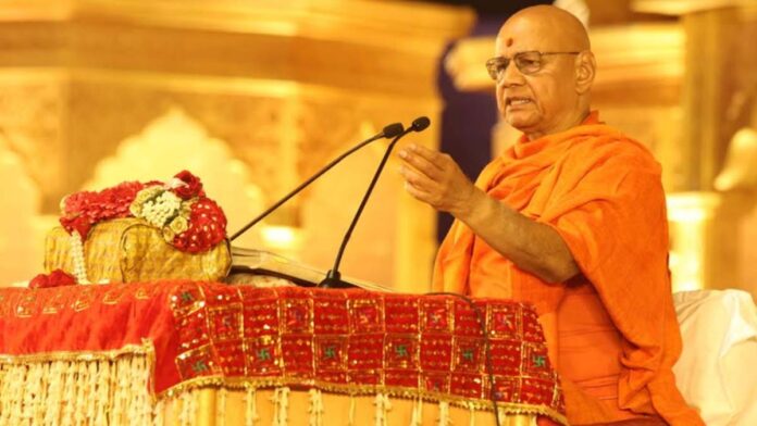 Swami Govind Dev Giri Maharaj Explains the Principles of Krishna's Strategy Swami Govind Dev Giri Maharaj Explains the Principles of Krishna's Strategy