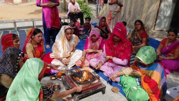 The Punsavan ceremony was performed for eight women alongside the Gayatri Mahayajna.