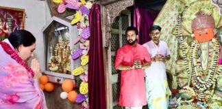 हनुमान जन्मोत्सव पर दीया कुमारी ने पश्चिम मुखी हनुमान मंदिर में किए दर्शन On the occasion of Hanuman Janmotsav, Diya Kumari offered prayers at the West-facing Hanuman Temple.