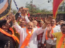 हनुमान जन्मोत्सव के उपलक्ष में निकली कलश शोभायात्रा A Kalash procession was held on the occasion of Hanuman Janmotsav.
