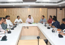 आयुक्त ओम कसेरा ने जनगणना 2027 की तैयारियों के संबंध में ली समीक्षा बैठक Commissioner Om Kasera held a review meeting regarding preparations for Census 2027.