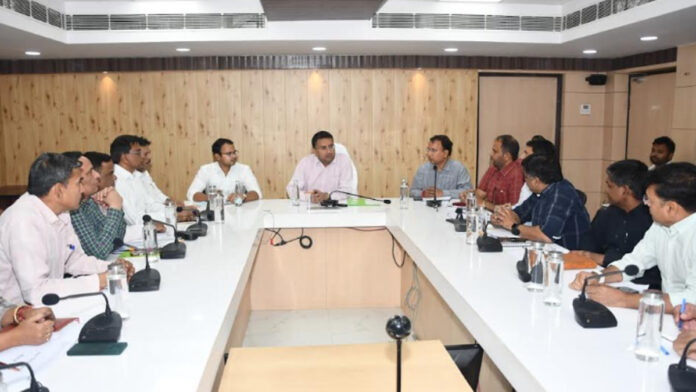 Commissioner Om Kasera held a review meeting regarding preparations for Census 2027.