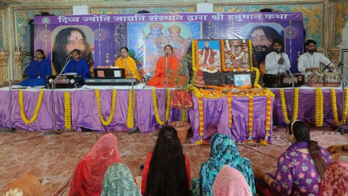 A flood of devotees surged on the second day of the Hanuman Katha. A flood of devotees surged on the second day of the Hanuman Katha.