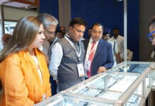 30 देशों के 230 से अधिक अंतरराष्ट्रीय खरीदार आईजीजेएस पहुंचे Over 230 international buyers from 30 countries have arrived at IGJS.