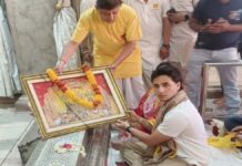 जयपुर में खिलाड़ी अभिषेक शर्मा का आध्यात्मिक अंदाज: मां संग अभिषेक ने किए गोविंद देव जी के दर्शन Cricketer Abhishek Sharma's Spiritual Side in Jaipur