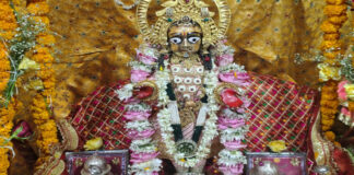 श्रीराम मंदिरों में किशोर जी का पंचामृत से जन्माभिषेक कर नवीन पोशाक धारण कराई