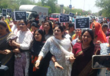 नारी शक्ति बिल नहीं पास होने पर जयपुर में भाजपा महिला मोर्चा की महिलाएं उतरीं सड़कों पर