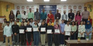 पोद्दार गौरव शिक्षा पुरस्कार से सम्मानित हुए 200 मेधावी छात्र 200 Meritorious Students Honored with the Poddar Gaurav Education Award