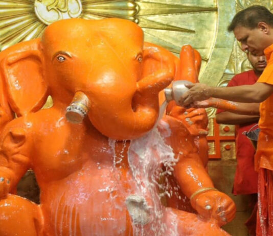 पुष्य नक्षत्र पर प्रथम पूज्य गणेश जी महाराज का वेद मंत्रोच्चार के साथ हुआ अभिषेक