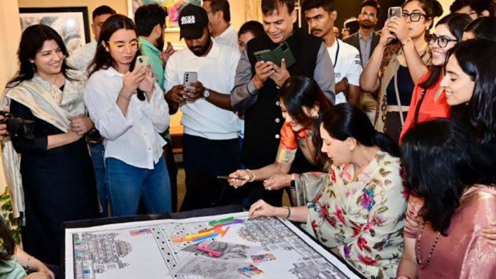 Nine Dot Squares Exhibition Kicks Off at RIC