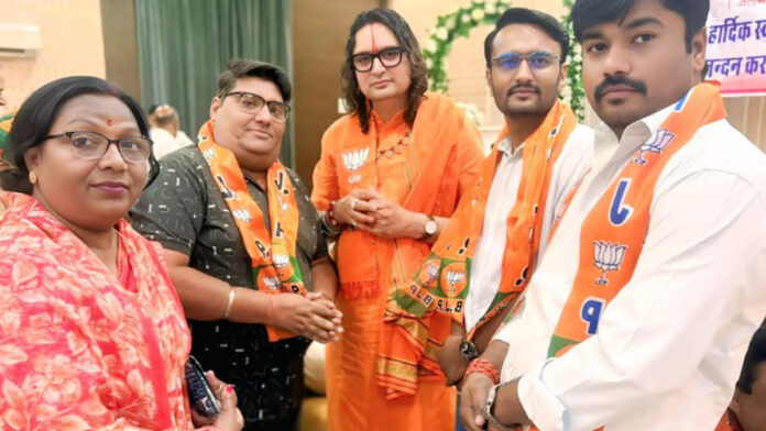 Trilokani sought blessings from the MLA.