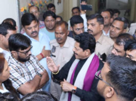 बीच सत्र निजी स्कूल बंद होने पर विधायक शर्मा ने दी कार्रवाई की चेतावनी MLA Sharma Warns of Action Against Private Schools Closing Mid-Session