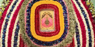 भक्तों संग नगर भ्रमण पर निकले हारे के सहारे श्याम प्यारे Shyam Pyare—the Support of the Defeated—sets out on a city procession accompanied by his devotees.