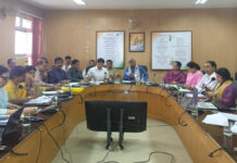 शिक्षामंत्री ने ली प्रारंभिक व माध्यमिक शिक्षा की समीक्षा बैठक