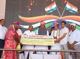 सिक्किम के राज्यपाल ने तख्तगढ़ में 100 फीट ऊंचे तिरंगे का किया अनावरण