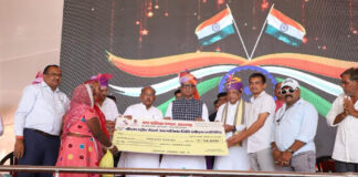 सिक्किम के राज्यपाल ने तख्तगढ़ में 100 फीट ऊंचे तिरंगे का किया अनावरण