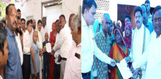 सीवर हादसे में मृत स्वच्छता कर्मियों के परिजनों को सौंपी सहायता राशि Financial assistance handed over to the families of sanitation workers who died in a sewer accident.