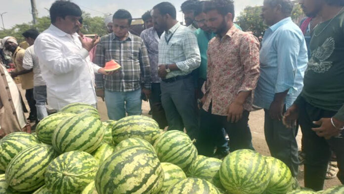 Muhana Mandi raided on suspicion of adulteration Muhana Mandi raided on suspicion of adulteration