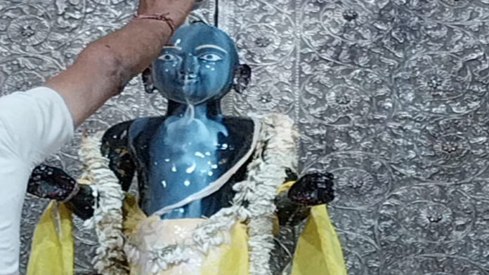 Lord Shri Ram Adorned with Gems