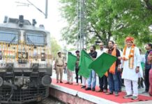 वरिष्ठ नागरिक तीर्थ यात्रा योजना:देवस्थान मंत्री जोराराम कुमावत ने रामेश्वरम के लिए ट्रेन को दिखाई हरी झंडी Senior Citizen Pilgrimage Scheme