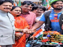 साइकिल से द्वादश ज्योतिर्लिंग-चार धाम की यात्रा पर निकले युवक का जयपुर में स्वागत Youth Embarking on a Bicycle Pilgrimage to the Twelve Jyotirlingas and Char Dhams Welcomed in Jaipur