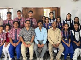 क्विज प्रतियोगिता में बच्चों ने दिखाई प्रतिभा: अंबेडकर टीम रही विजेता Children Showcase Talent in Quiz Competition