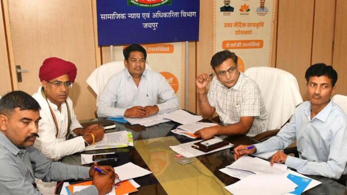 The Minister of Social Justice and Empowerment held a review meeting of the schemes being implemented under the Devanarayan Scheme. The Minister of Social Justice and Empowerment held a review meeting of the schemes being implemented under the Devanarayan Scheme.