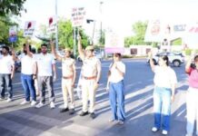 विजय द्वार पर गूंजा सड़क सुरक्षा का संदेश: चालान नहीं समझाइश से सुधरेगा यातायात