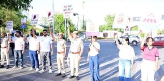 विजय द्वार पर गूंजा सड़क सुरक्षा का संदेश: चालान नहीं समझाइश से सुधरेगा यातायात