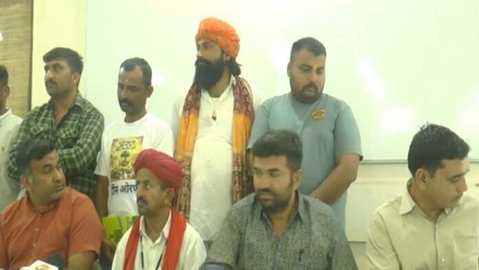 Disillusioned with the government, livestock farmers now seek refuge in Lord Shri Ram.