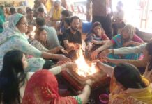 गोविंद देवजी मंदिर में सुरभि गायत्री महायज्ञ में लिया गौ संरक्षण का संकल्प Took a Vow for Cow Protection at the Surabhi Gayatri Mahayajna at Govind Devji Temple.