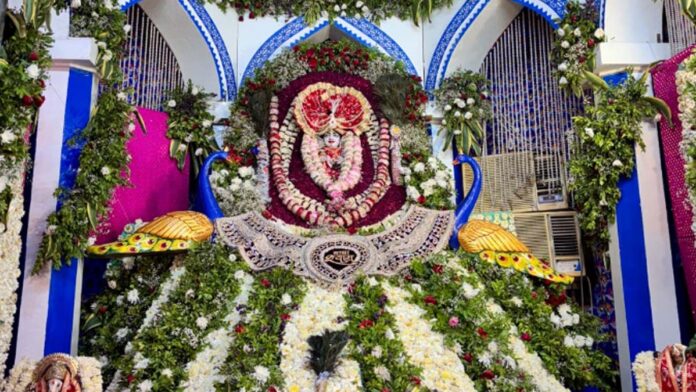 The Auspicious Occasion of Apara Ekadashi: Lakhdatar Radiates Fragrance Within a Floral Abode. The Auspicious Occasion of Apara Ekadashi: Lakhdatar Radiates Fragrance Within a Floral Abode.