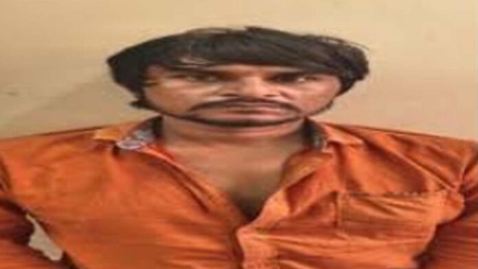 Criminal carrying a ₹5,000 bounty, involved in ATM card-swapping fraud, arrested.