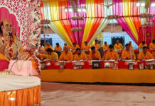 भागवत कथा में गूंजी श्री कृष्ण बाल लीलाओं की महिमा The Glory of Lord Krishna's Childhood Pastimes Resounded in the Bhagavat Katha.
