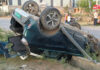फिल्मी अंदाज़ में पलटी लग्जरी कार: चालक गंभीर घायल Luxury Car Overturns in Cinematic Fashion: Driver Seriously Injured