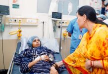 उपमुख्यमंत्री दिया कुमारी ने सीकर रोड हादसे के घायलों से सीकेएस अस्पताल में की मुलाकात Deputy Chief Minister Diya Kumari met with the injured victims of the Sikar Road accident at CKS Hospital.