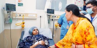 उपमुख्यमंत्री दिया कुमारी ने सीकर रोड हादसे के घायलों से सीकेएस अस्पताल में की मुलाकात Deputy Chief Minister Diya Kumari met with the injured victims of the Sikar Road accident at CKS Hospital.