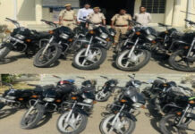 दुपहिया वाहन चोरी करने वाला वाहन चोर और खरीदार गिरफ्तार