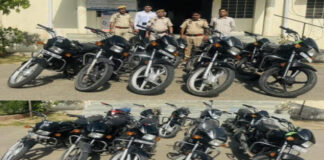 दुपहिया वाहन चोरी करने वाला वाहन चोर और खरीदार गिरफ्तार