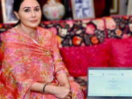 प्रदेश में जनगणना के पहले में चरण में उपमुख्यमंत्री दीया कुमारी ने खुद भरा हाउस लिस्टिंग फॉर्म During the first phase of the census in the state, Deputy Chief Minister Diya Kumari personally filled out the House Listing Form.