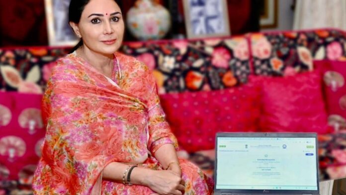 During the first phase of the census in the state, Deputy Chief Minister Diya Kumari personally filled out the House Listing Form.