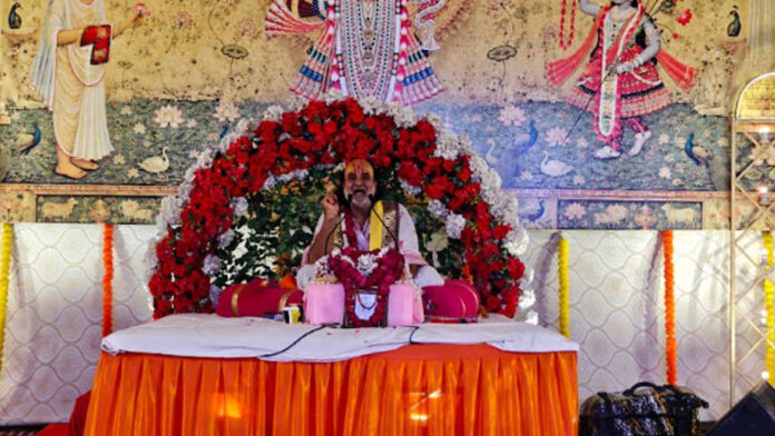 Listening to Bhagwat Katha gives devotion and knowledge: Shastri Listening to Bhagwat Katha gives devotion and knowledge: Shastri