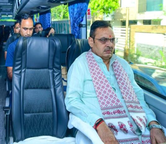 मुख्यमंत्री भजनलाल शर्मा ने ईवी बस से किया सफर: दिया ग्रीन मोबिलिटी और ईंधन बचत का संदेश Chief Minister Bhajanlal Sharma traveled by EV bus