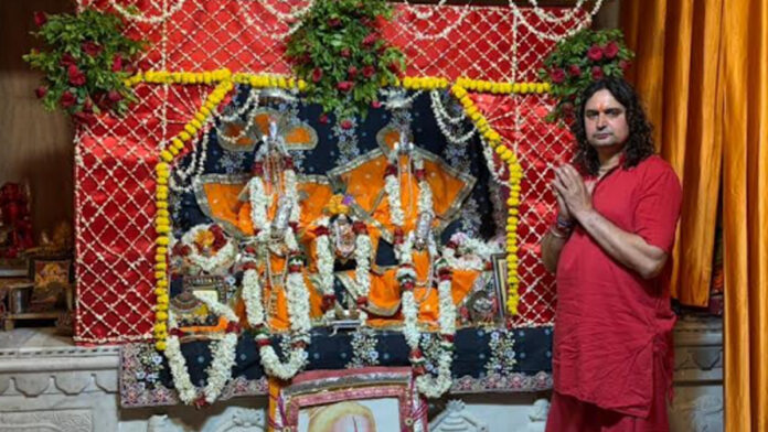 A Divine 'Phool Bangla' Tableau Adorned with Mogra Flowers at Hathoj Dham A Divine 'Phool Bangla' Tableau Adorned with Mogra Flowers at Hathoj Dham